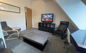 2 Bedroom 2 Bathroom Apartment 8 Including Free Parking