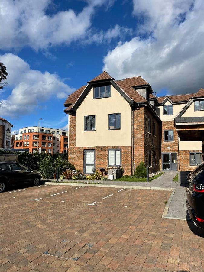 2 Bedroom 2 Bathroom Apartment 8 Including Free Parking Bromley Exterior photo