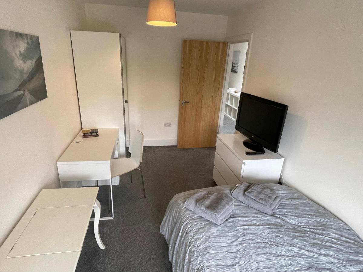 2 Bedroom 2 Bathroom Apartment 8 Including Free Parking Bromley Exterior photo
